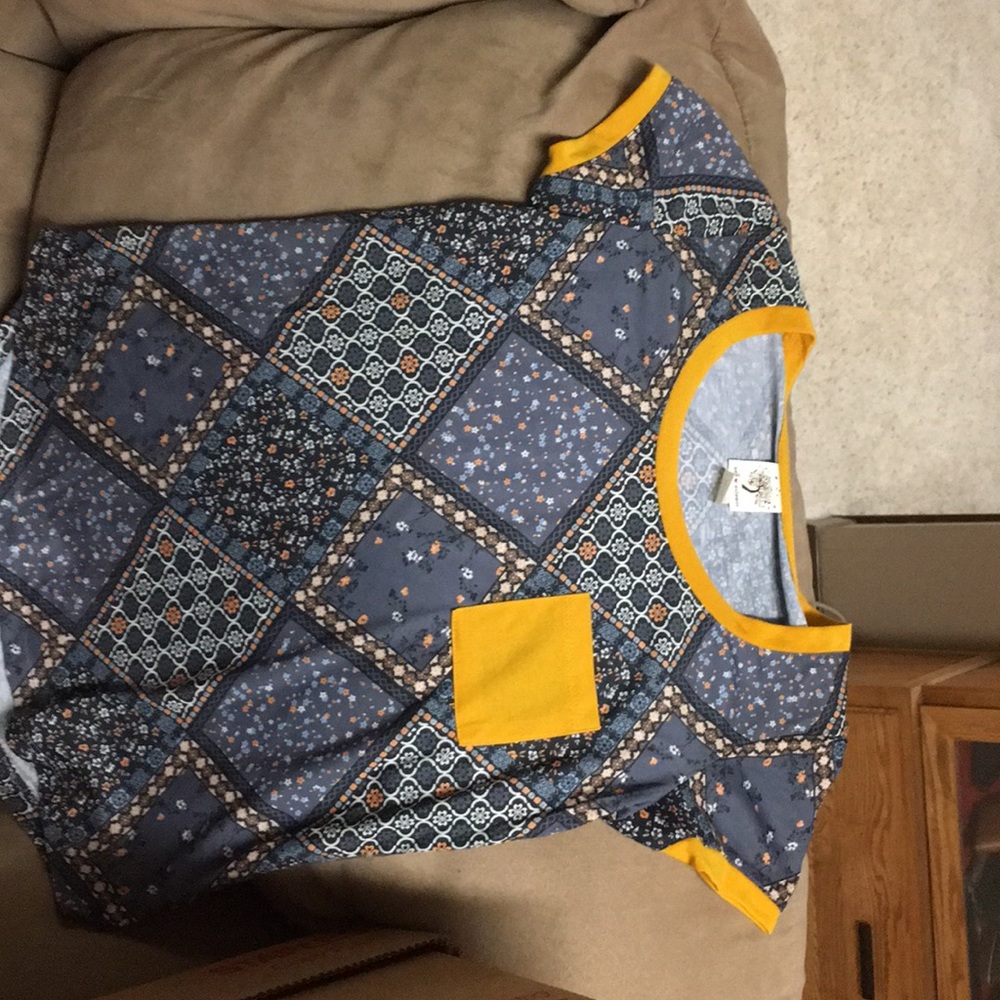 T shirt with pocket